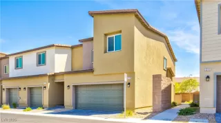 Photo #2: 2685720 Listing