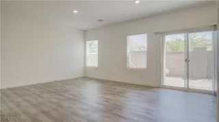 Photo #5: 2685720 Listing