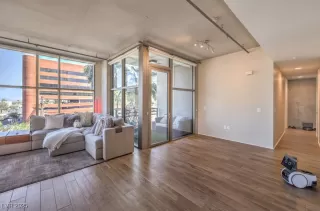 Photo #5: 2685722 Listing