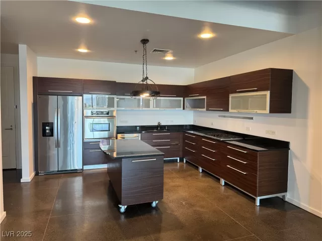 MLS: 2685738 Condo For Sale