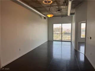 Photo #1: 2685738 Listing 