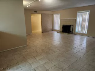 Photo #3: 2685752 Listing