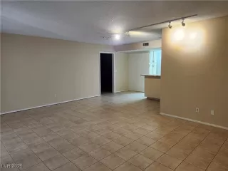 Photo #6: 2685752 Listing