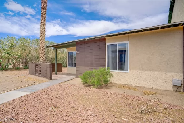 MLS: 2685765 Condo For Sale