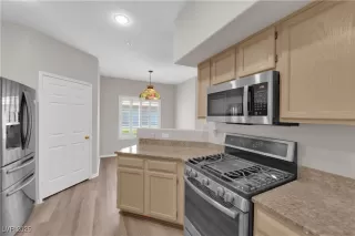 Photo #1: 2685779 Listing 