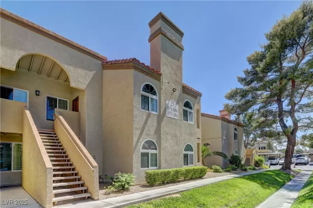 MLS: 2685799 Condo For Sale