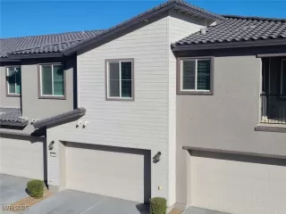 Photo #6: 2685802 Listing