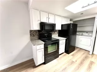 Photo #2: 2685819 Listing 