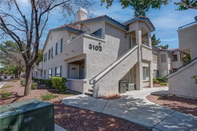 MLS: 2685862 Condo For Sale