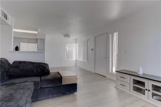 Photo #2: 2685862 Listing