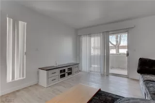 Photo #6: 2685862 Listing