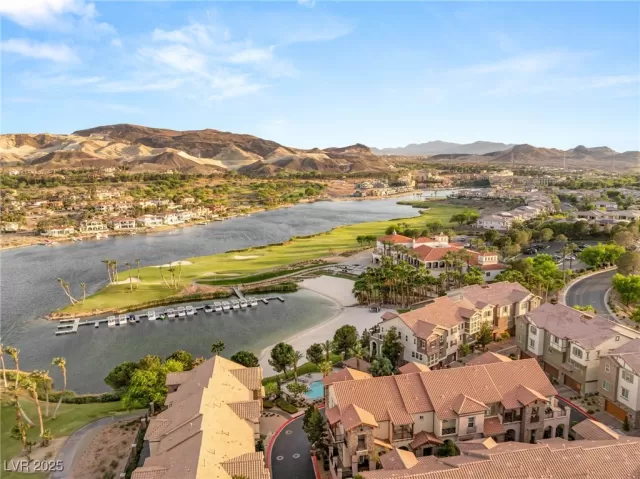 MLS: 2685867 Condo For Sale