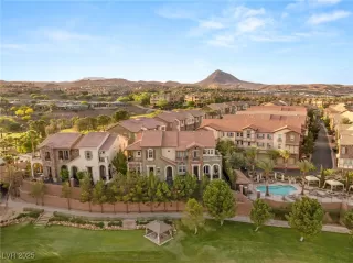 Photo #2: 2685867 Listing