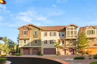 Photo #3: 2685867 Listing