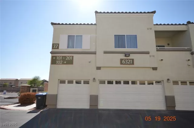 MLS: 2685928 Condo For Sale