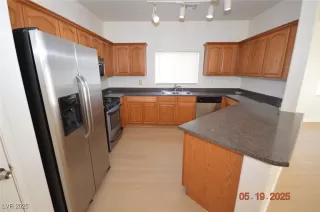 Photo #5: 2685928 Listing 