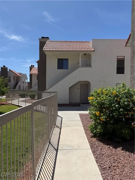 MLS: 2685938 Condo For Sale