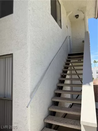 Photo #1: 2685938 Listing 