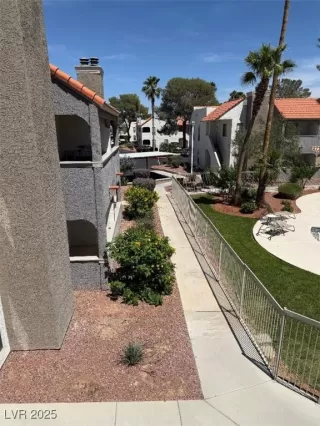 Photo #2: 2685938 Listing 