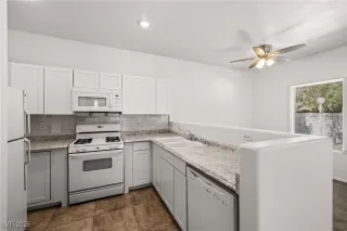 Photo #5: 2685944 Listing 