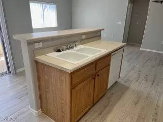 Photo #4: 2685951 Listing