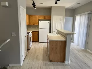 Photo #6: 2685951 Listing