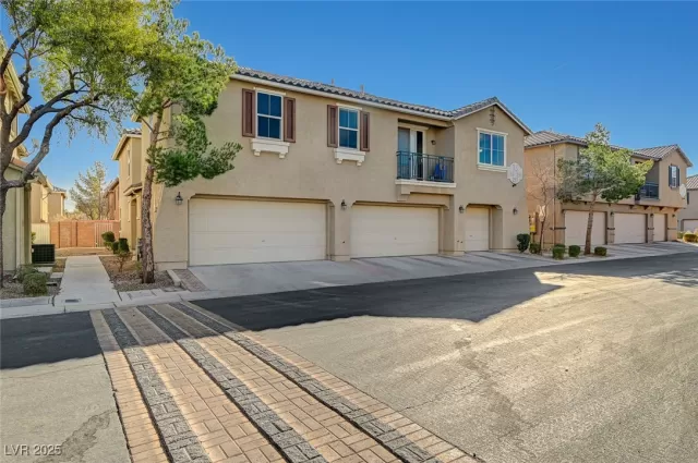 MLS: 2685952 Condo For Sale