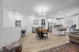 Photo #2: 2685954 Listing 