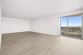 Photo #2: 2685962 Listing