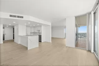 Photo #3: 2685962 Listing