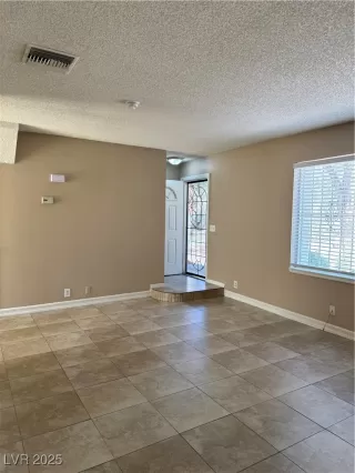 Photo #5: 2685966 Listing 