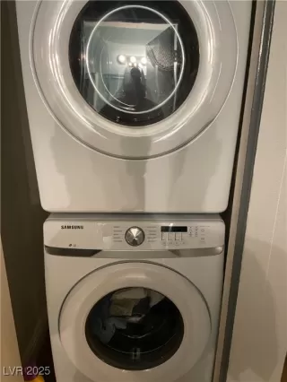 Photo #3: 2685993 Listing