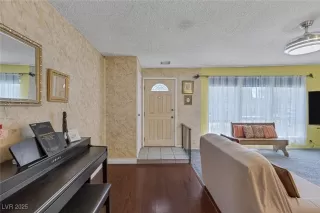 Photo #4: 2685997 Listing