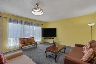 Photo #5: 2685997 Listing