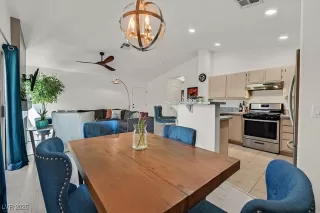 Photo #2: 2686004 Listing