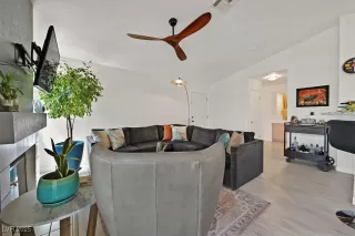 Photo #6: 2686004 Listing