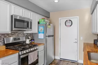 Photo #3: 2686005 Listing 