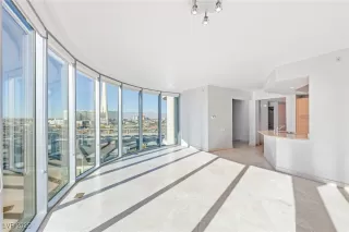 Photo #2: 2686024 Listing 