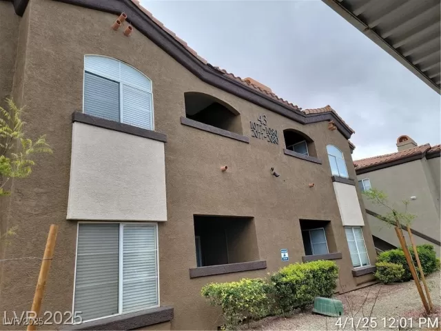 MLS: 2686028 Condo For Sale