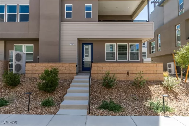 MLS: 2686029 Condo For Sale