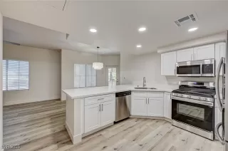 Photo #3: 2686052 Listing