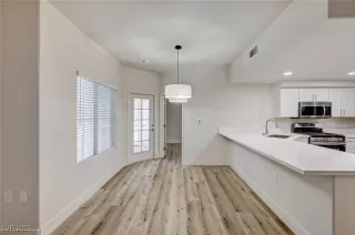 Photo #5: 2686052 Listing