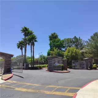 Photo #1: 2686075 Listing 