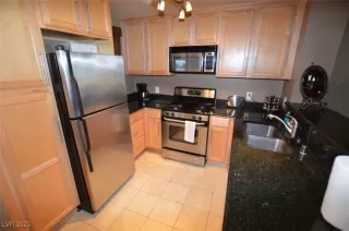 Photo #5: 2686089 Listing