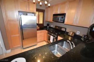 Photo #6: 2686089 Listing