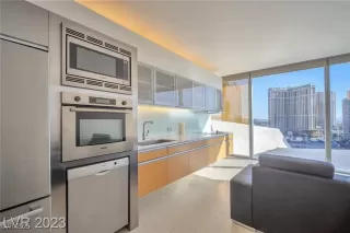 Photo #4: 2686104 Listing