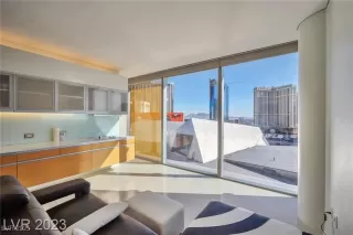 Photo #5: 2686104 Listing