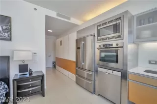 Photo #6: 2686104 Listing