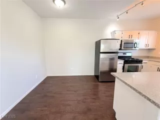 Photo #1: 2686114 Listing 