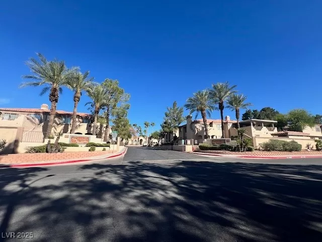 MLS: 2686122 Condo For Sale